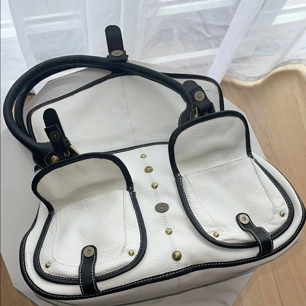 Stylish White and Navy Women's Handbag - Picture 8 of 16